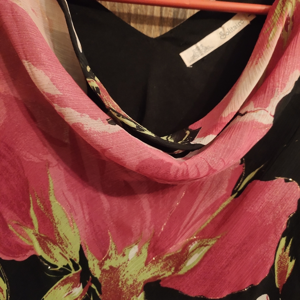 ❌❌ S O L D ❌❌ Solitaire cowl neck floral print sleevless dress for bust 28 to 32 - Picture 5 of 6